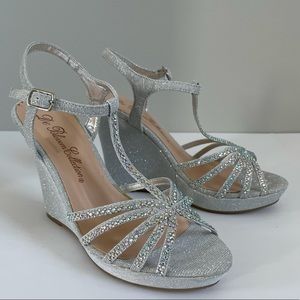 David’s Bridal Silver T-Strap sparkly wedge sz 7